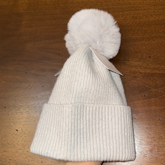 Lauren Conrad Hat Beanie Fuzz Ball Beanie Hat Winter Cold LC Grey - Picture 3 of 9